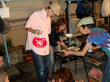 jud à Hiroshima - barbecue sur le toit